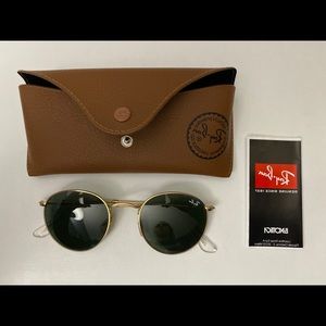 Ray Ban Round sunglasses with Case.